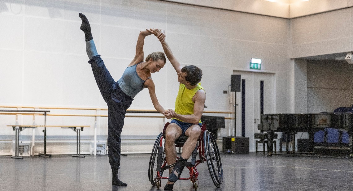 Wheelchair dancers training in ballet with Ballet Cymru for 2021 ceremony.